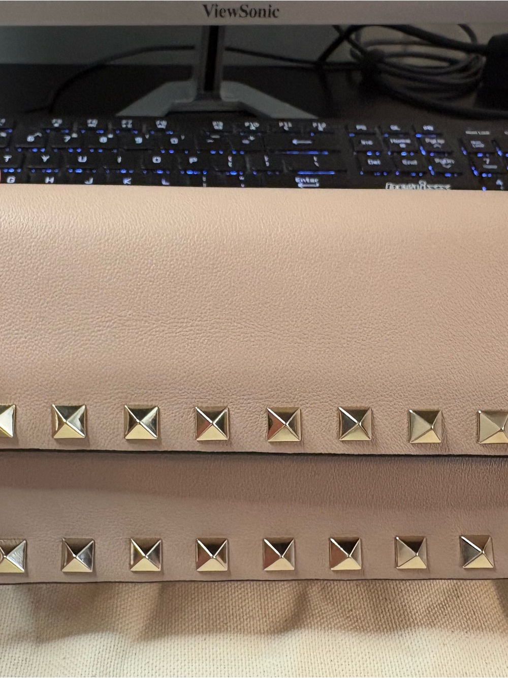 Valentino Rockstud Leather Clutch with removable strap - Picture 2 of 14